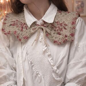The Elizabeth Collar 🕯️🦢